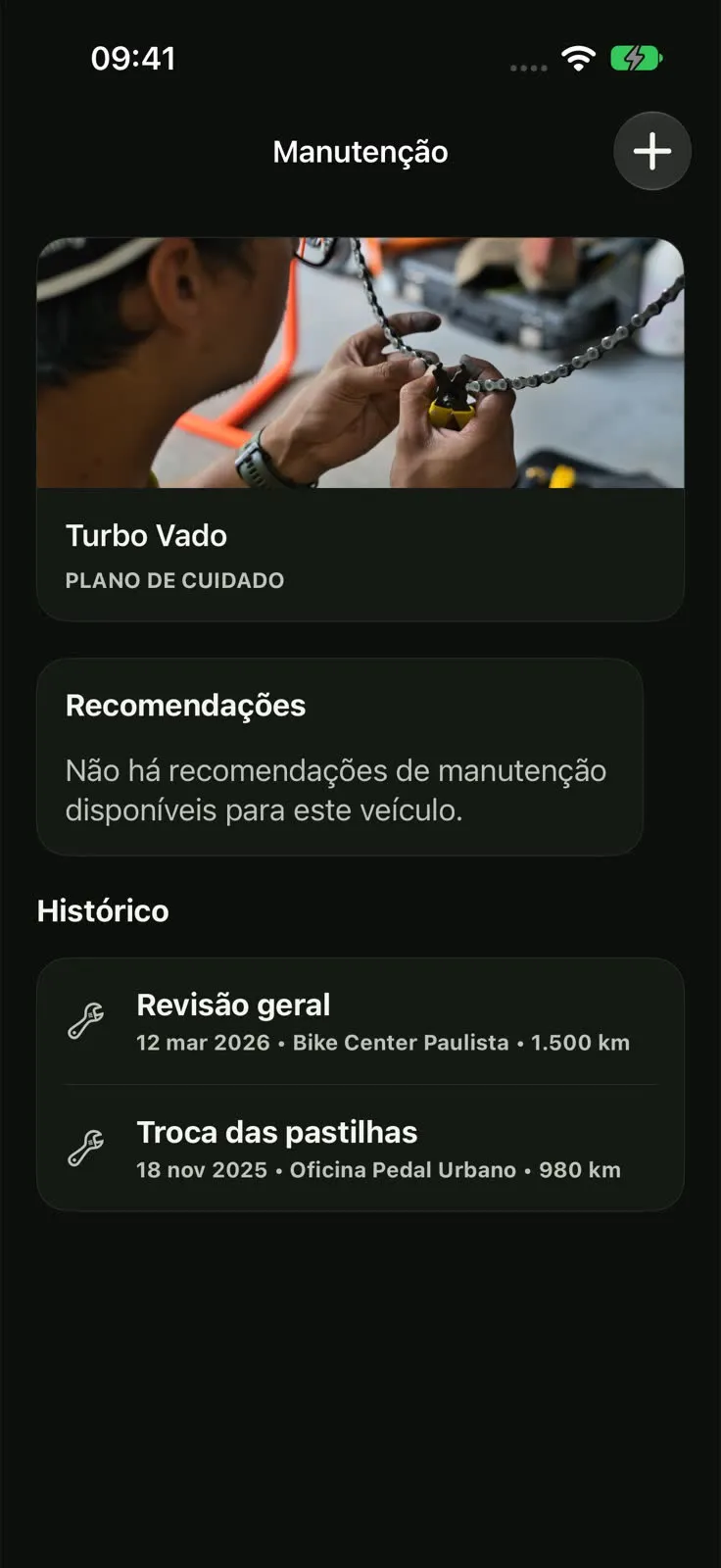 Tela de manutenção do app VolTrace com plano de cuidado e histórico de revisões.